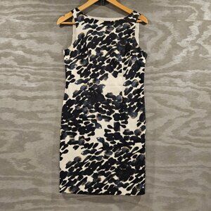 Ann Taylor Petite SZ 4P Classic Sleeveless Knee Length  Zip Lined Shift Dress
